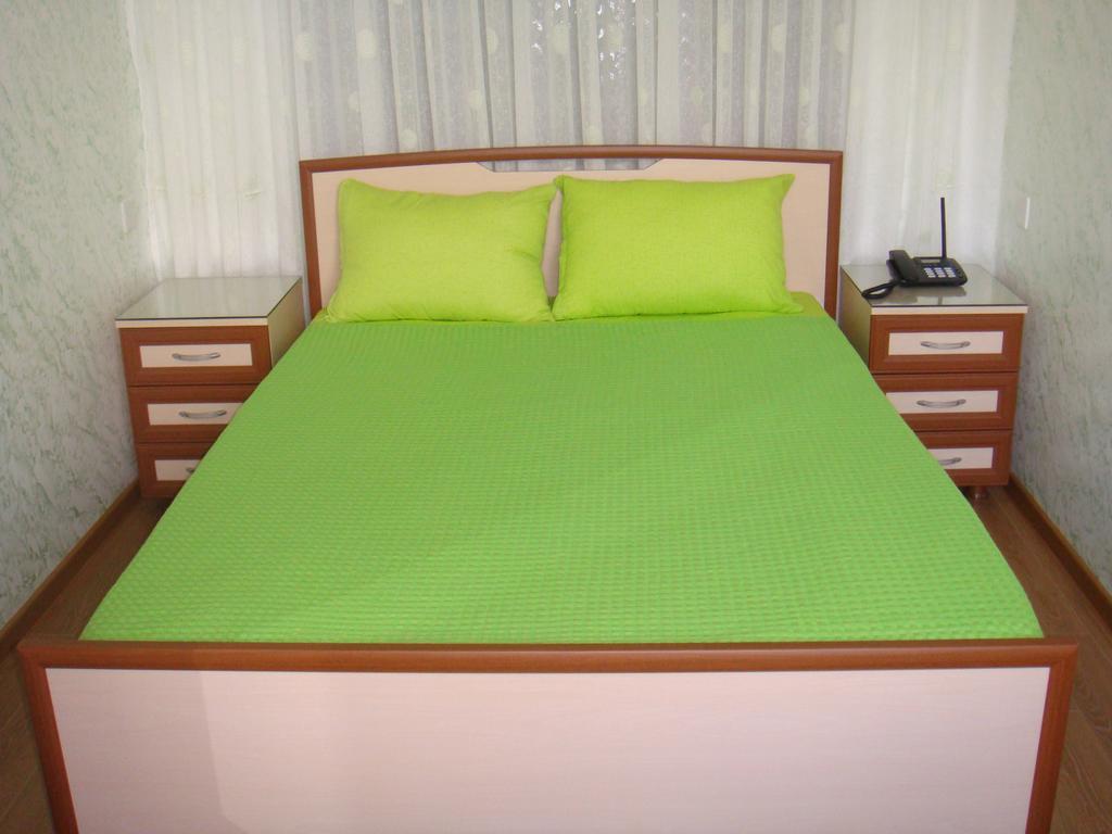 Nino Apartment On Pirosmani Batumi Kültér fotó